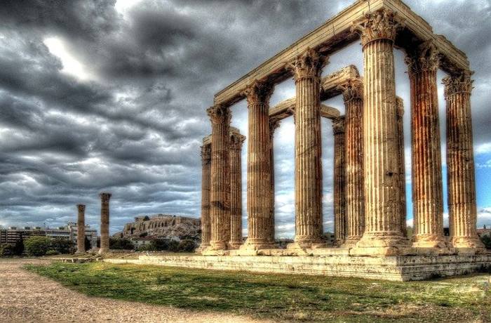 Η κόρη των Αθηνών-ΛΟΡΔΟΣ ΜΠΑΪΡΟΝ