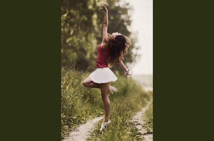 Γυναίκα με την λευκή την φούστα-ΑΛΕΞΗΣ ΠΡΩΤΟΠΑΠΑΣ 