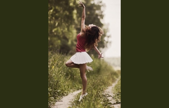 Γυναίκα με την λευκή την φούστα-ΑΛΕΞΗΣ ΠΡΩΤΟΠΑΠΑΣ 