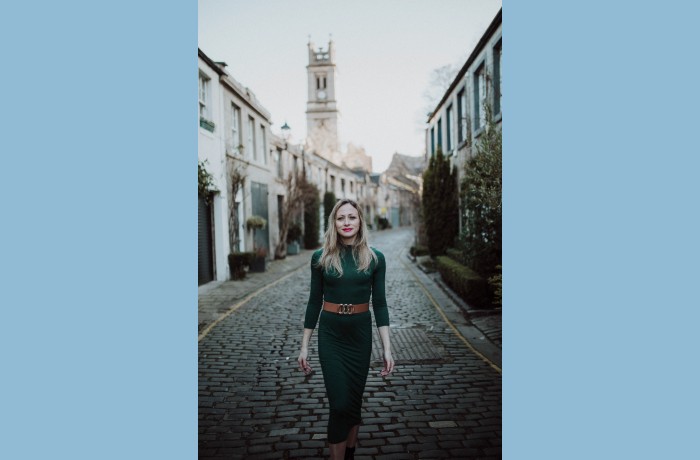 Πέντε ποιήματα της Νελιόνας Μούτσου